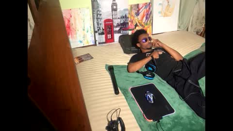 Snapshot of romeotyn chatting on 02.17.25 romeotyn online show from 02.17.25