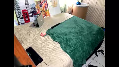 Snapshot of romeotyn chatting on 02.17.25 romeotyn online show from 02.17.25