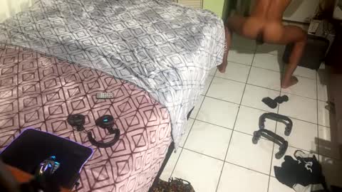 Snapshot of romeotyn chatting on 02.19.25 romeotyn online show from 02.19.25