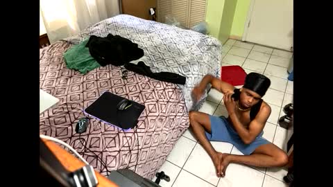 Snapshot of romeotyn chatting on 02.22.25 romeotyn online show from 02.22.25