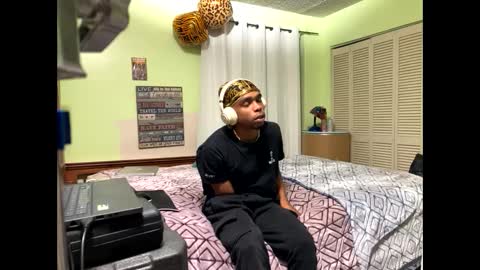 Snapshot of romeotyn chatting on 02.26.25 romeotyn online show from 02.26.25