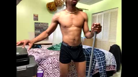 Snapshot of romeotyn chatting on 02.27.25 romeotyn online show from 02.27.25