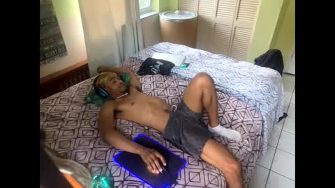 Snapshot of romeotyn chatting on 03.03.25 romeotyn online show from 03.03.25