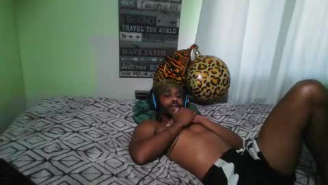 Snapshot of romeotyn chatting on 09.16.25 romeotyn online show from 09.16.25