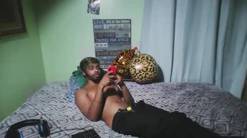 Snapshot of romeotyn chatting on 09.18.25 romeotyn online show from 09.18.25