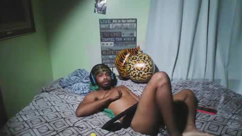 Snapshot of romeotyn chatting on 09.21.25 romeotyn online show from 09.21.25