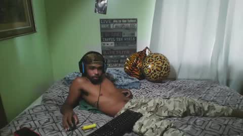 Snapshot of romeotyn chatting on 09.25.25 romeotyn online show from 09.25.25