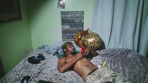 Snapshot of romeotyn chatting on 09.26.25 romeotyn online show from 09.26.25