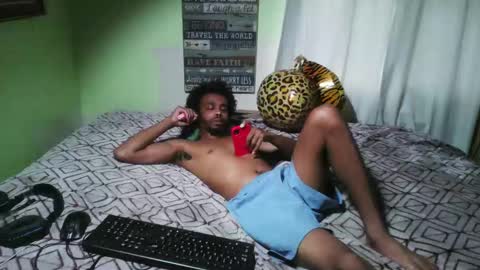 Snapshot of romeotyn chatting on 10.10.25 romeotyn online show from 10.10.25