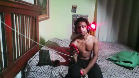 Snapshot of romeotyn chatting on 10.12.25 romeotyn online show from 10.12.25