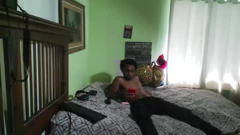 Snapshot of romeotyn chatting on 10.12.25 romeotyn online show from 10.12.25