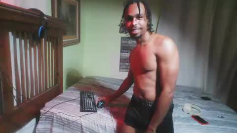 Snapshot of romeotyn chatting on 10.21.25 romeotyn online show from 10.21.25