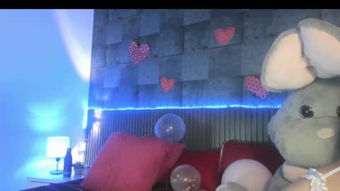 Snapshot of rominnakonde chatting on 02.15.25 Rominna online show from 02.15.25
