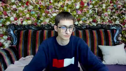 Snapshot of ronbevs chatting on 05.15.26 ronbevs online show from 05.15.26
