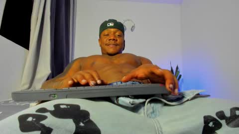 Snapshot of ronnie_777 chatting on 09.20.25 Ronnie 777 online show from 09.20.25
