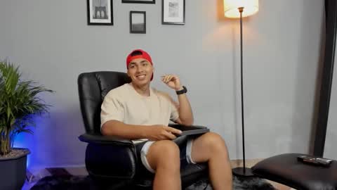 Snapshot of ronnie_canford chatting on 01.08.26 RonnieCanford online show from 01.08.26