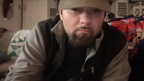 Snapshot of ronnyvzla2 chatting on 12.17.24 Ronny Smokey online show from 12.17.24