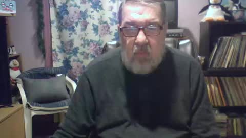 Snapshot of ropeandmore2 chatting on 01.10.25 Rope online show from 01.10.25