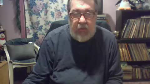 Snapshot of ropeandmore2 chatting on 02.10.25 Rope online show from 02.10.25