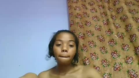 Snapshot of rosah225127 chatting on 04.22.26 rosah225127 online show from 04.22.26
