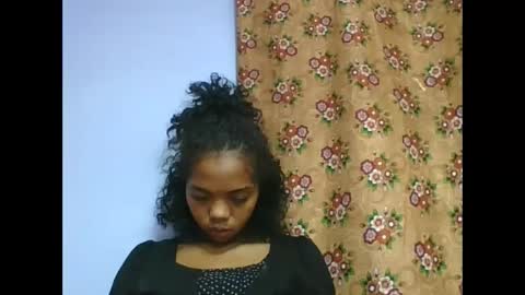 Snapshot of rosah225127 chatting on 04.29.26 rosah225127 online show from 04.29.26