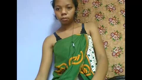 Snapshot of rosah225127 chatting on 05.17.26 rosah225127 online show from 05.17.26