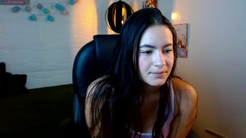 Snapshot of rosaliea chatting on 06.03.26 R O S A L I A online show from 06.03.26