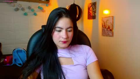 Snapshot of rosaliea chatting on 06.05.26 R O S A L I A online show from 06.05.26