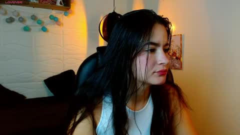 Snapshot of rosaliea chatting on 06.06.26 R O S A L I A online show from 06.06.26