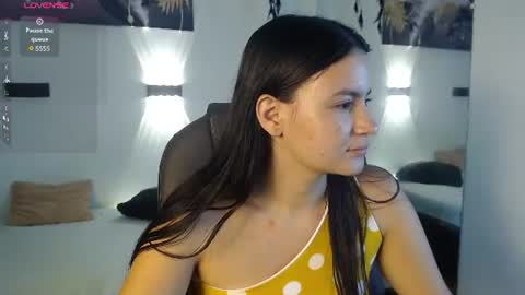 Snapshot of rosaliea chatting on 06.21.26 R O S A L I A online show from 06.21.26