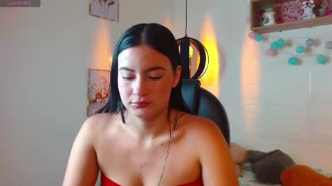 Snapshot of rosaliea chatting on 06.25.26 R O S A L I A online show from 06.25.26