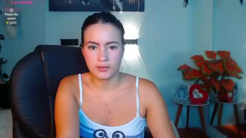 Snapshot of rosaliea chatting on 07.04.26 R O S A L I A online show from 07.04.26