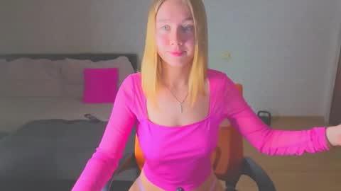 Snapshot of rosalina0230 chatting on 02.13.26 rosalina online show from 02.13.26