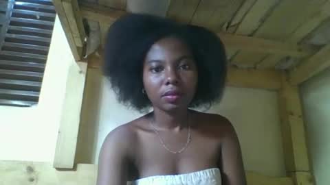 Snapshot of rosalinda933 chatting on 03.03.26 Rosalinda online show from 03.03.26
