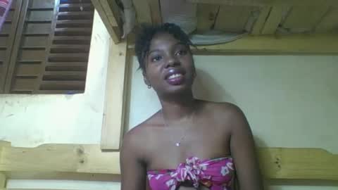 Snapshot of rosalinda933 chatting on 03.06.26 Rosalinda online show from 03.06.26