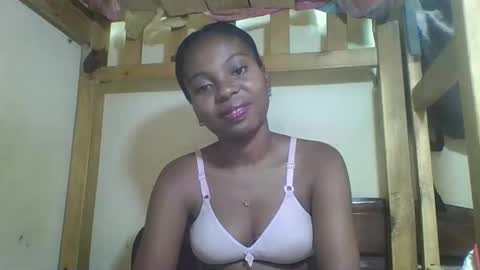 Snapshot of rosalinda933 chatting on 03.16.26 Rosalinda online show from 03.16.26