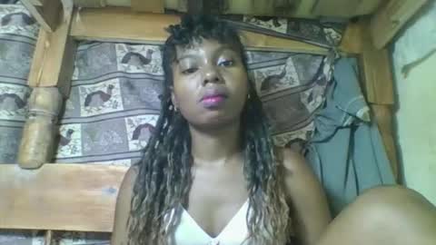 Snapshot of rosalinda933 chatting on 03.25.26 Rosalinda online show from 03.25.26