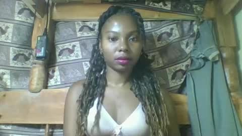 Snapshot of rosalinda933 chatting on 03.27.26 Rosalinda online show from 03.27.26
