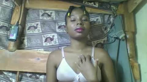 Snapshot of rosalinda933 chatting on 03.27.26 Rosalinda online show from 03.27.26