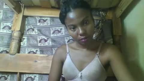 Snapshot of rosalinda933 chatting on 04.01.26 Rosalinda online show from 04.01.26
