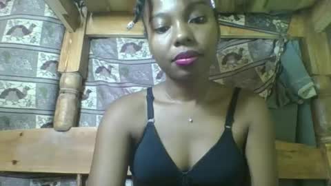 Snapshot of rosalinda933 chatting on 04.08.26 Rosalinda online show from 04.08.26