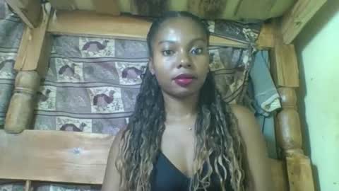 Snapshot of rosalinda933 chatting on 04.08.26 Rosalinda online show from 04.08.26