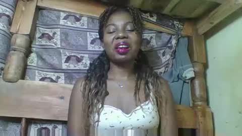 Snapshot of rosalinda933 chatting on 04.15.26 Rosalinda online show from 04.15.26
