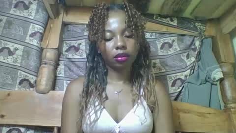 Snapshot of rosalinda933 chatting on 04.15.26 Rosalinda online show from 04.15.26