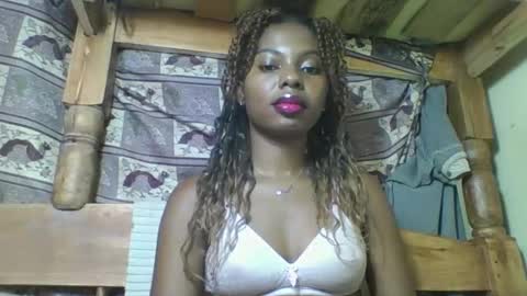 Snapshot of rosalinda933 chatting on 04.16.26 Rosalinda online show from 04.16.26