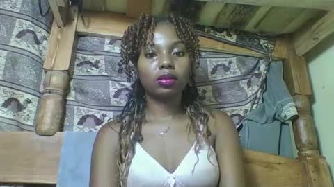 Snapshot of rosalinda933 chatting on 04.17.26 Rosalinda online show from 04.17.26