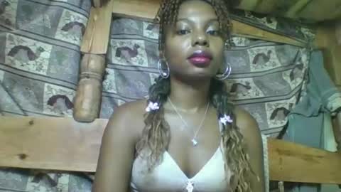 Snapshot of rosalinda933 chatting on 04.19.26 Rosalinda online show from 04.19.26