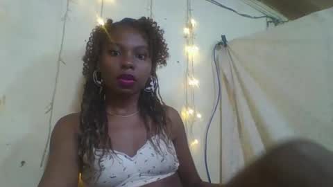 Snapshot of rosalinda933 chatting on 04.19.26 Rosalinda online show from 04.19.26