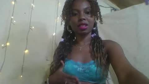 Snapshot of rosalinda933 chatting on 04.21.26 Rosalinda online show from 04.21.26