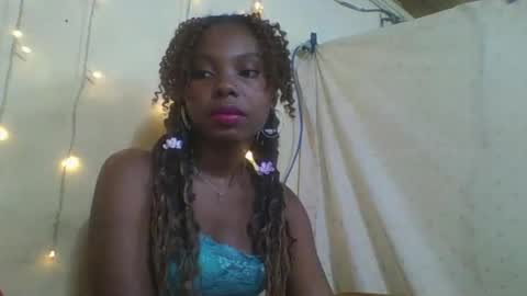 Snapshot of rosalinda933 chatting on 04.21.26 Rosalinda online show from 04.21.26